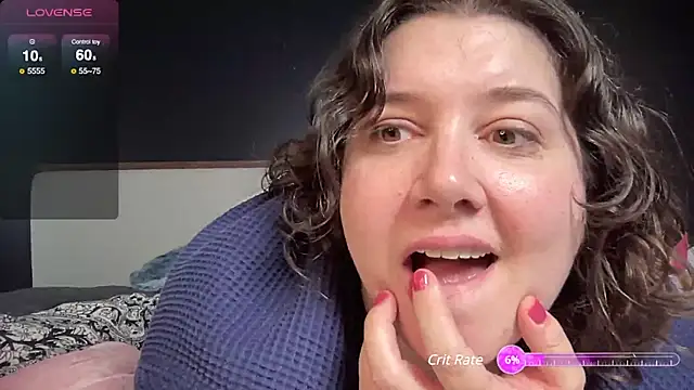 Snapshot of missvioletluxe chatting on December 12, 4:53 pm missvioletluxe online show from December 12, 4:53 pm
