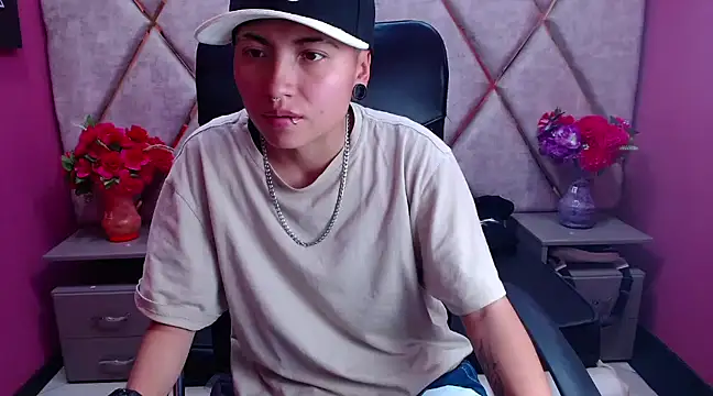 Im Mathias online show from February 12, 2:56 am