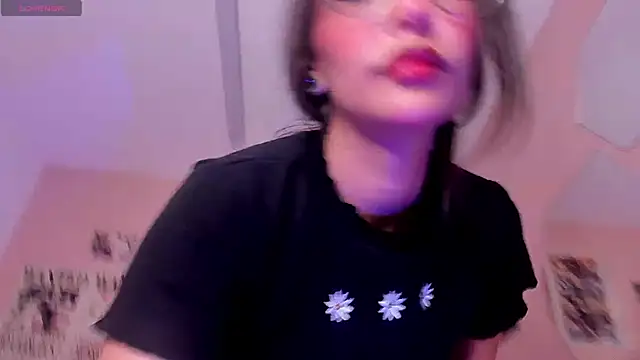 Snapshot of Luna-Chann chatting on March 7, 10:54 pm Luna-Chann online show from March 7, 10:54 pm