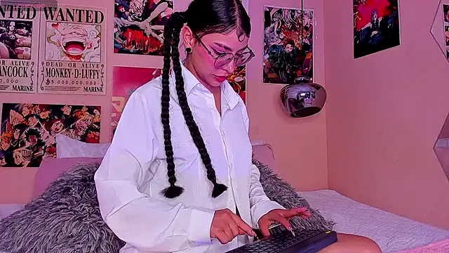 Snapshot of Luna-Chann chatting on March 18, 8:15 pm Luna-Chann online show from March 18, 8:15 pm