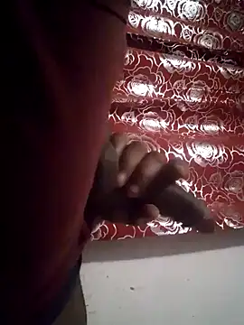 Snapshot of sunnybigd24 chatting on January 6, 6:25 am sunnybigd24 online show from January 6, 6:25 am