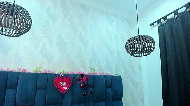 Melody Megann online show from February 15, 11:41 am