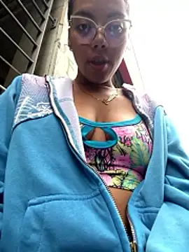 Snapshot of ray_long222 chatting on November 18, 2:32 pm ray long222 online show from November 18, 2:32 pm