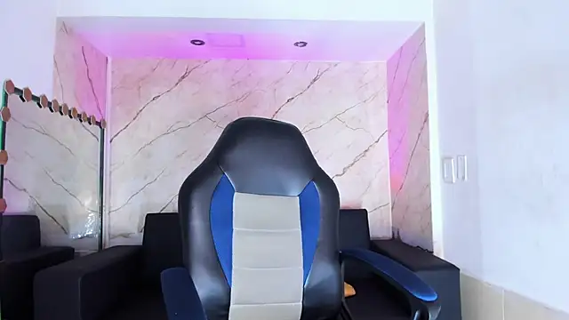 Snapshot of Isabella_stanford2 chatting on October 15, 11:27 pm Isabella stanford2 online show from October 15, 11:27 pm