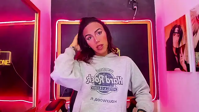 Snapshot of Isabella_stanford2 chatting on October 18, 1:34 pm Isabella stanford2 online show from October 18, 1:34 pm