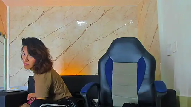 Snapshot of Isabella_stanford2 chatting on November 16, 12:44 pm Isabella stanford2 online show from November 16, 12:44 pm