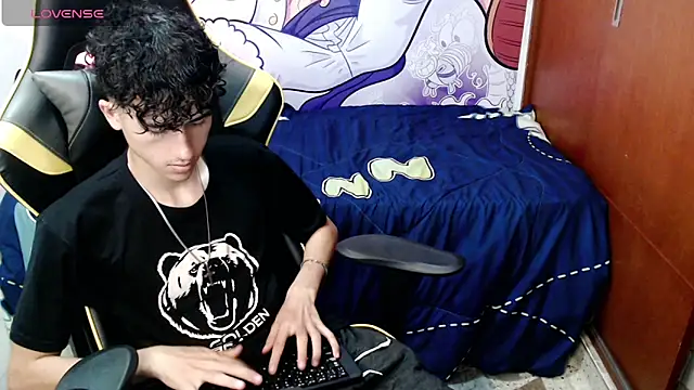 johnny cagee online show from December 13, 7:15 am