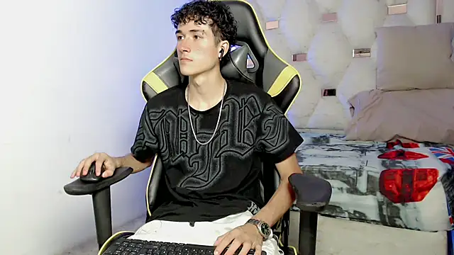 johnny cagee online show from September 19, 4:03 am