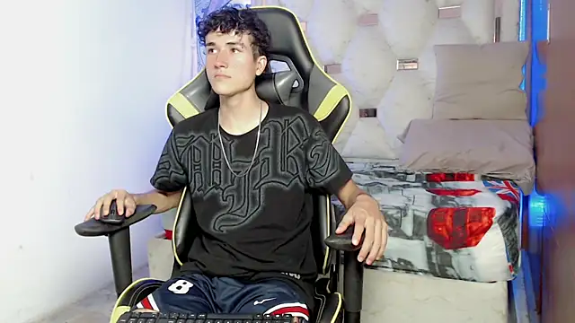 johnny cagee online show from September 25, 4:05 am