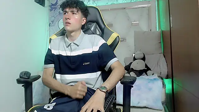 johnny cagee online show from October 24, 5:04 am