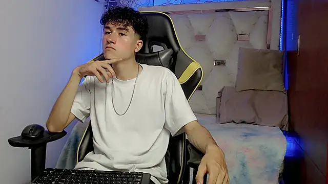 johnny cagee online show from November 9, 4:55 am