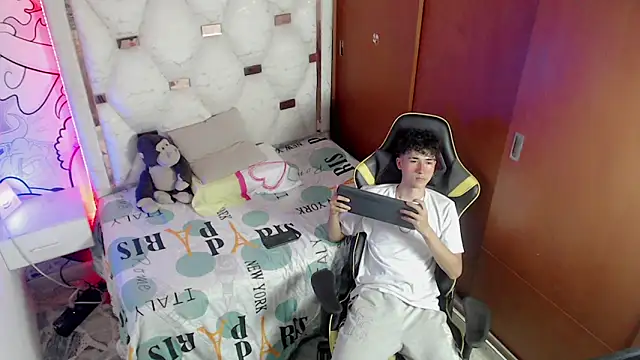 johnny cagee online show from November 15, 3:59 am