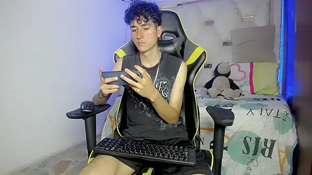 johnny cagee online show from November 24, 5:40 am