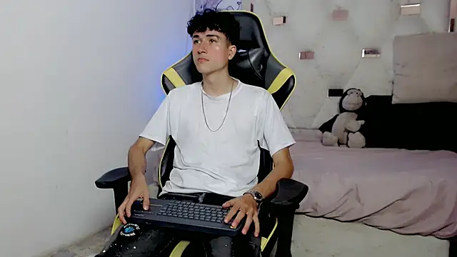 johnny cagee online show from January 8, 6:48 am