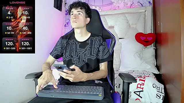 johnny cagee online show from March 13, 3:46 am