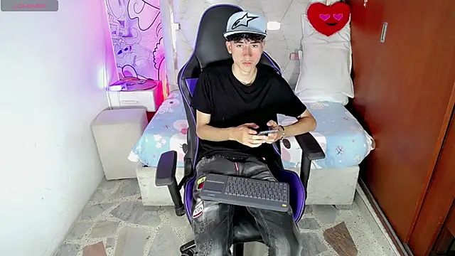 johnny cagee online show from March 21, 3:44 am