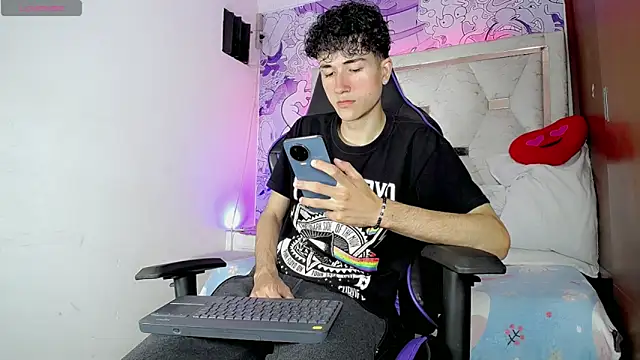 johnny cagee online show from March 23, 4:05 am