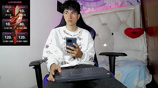 johnny cagee online show from March 24, 4:39 am