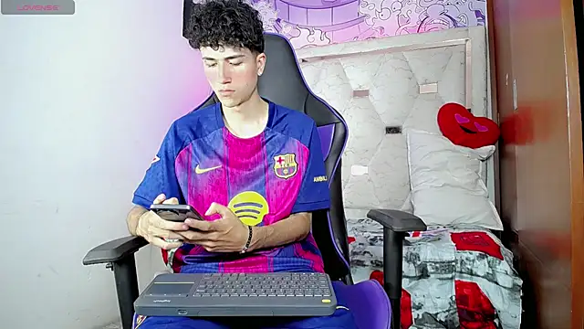 johnny cagee online show from March 27, 8:20 am