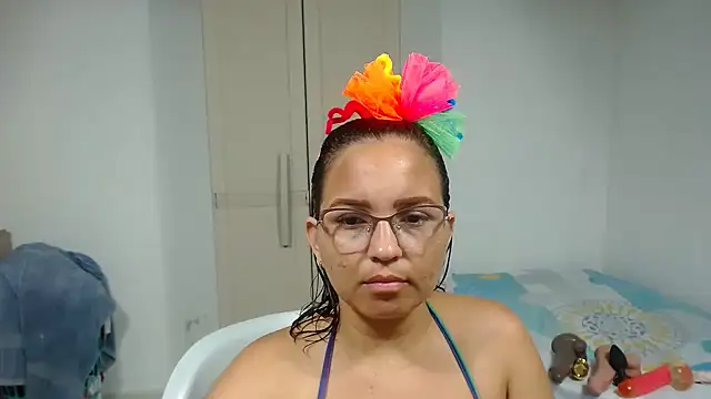 Snapshot of Agatha_browser chatting on April 29, 1:37 pm Agatha browser online show from April 29, 1:37 pm