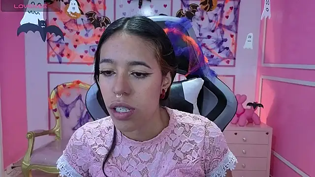 Snapshot of stephania_t chatting on October 25, 12:23 pm stephania t online show from October 25, 12:23 pm