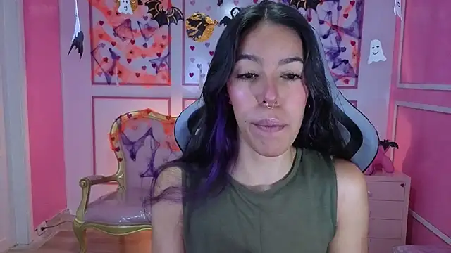 Snapshot of stephania_t chatting on October 29, 12:18 pm stephania t online show from October 29, 12:18 pm