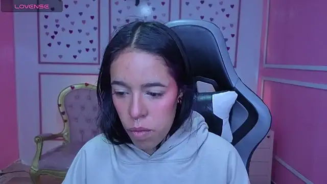 Snapshot of stephania_t chatting on November 1, 12:40 pm stephania t online show from November 1, 12:40 pm