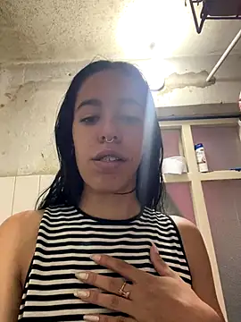 Snapshot of stephania_t chatting on November 3, 7:59 pm stephania t online show from November 3, 7:59 pm