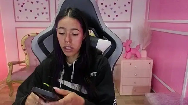 stephania t online show from November 29, 11:46 am