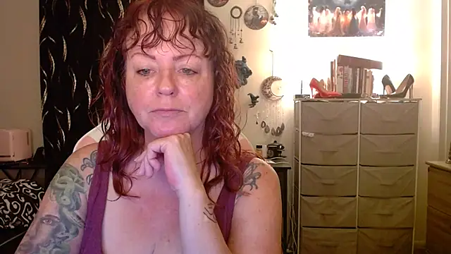 Nikkimastersgirl1091 online show from April 1, 1:28 am