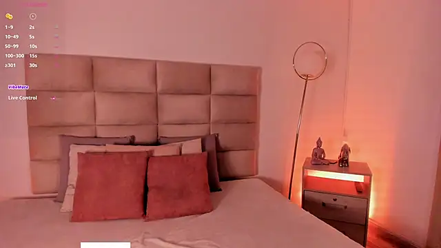 SaraMonroe1 online show from September 21, 11:34 am