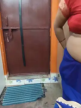 Snapshot of Manjudear chatting on July 20, 11:45 am Manjudear online show from July 20, 11:45 am