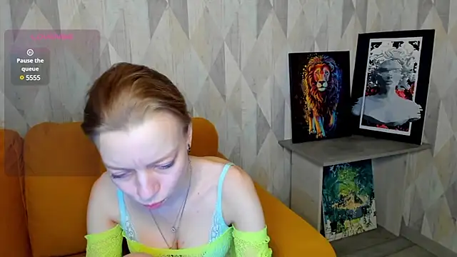 Michelle Blond online show from February 11, 2:35 pm