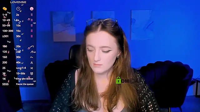 luna berryy online show from November 8, 8:51 pm