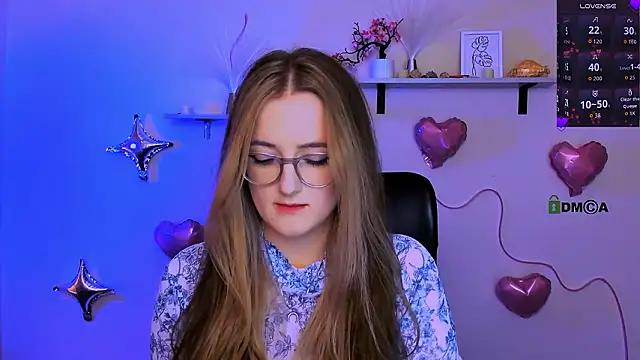 Snapshot of luna_berryy chatting on February 18, 8:38 pm luna berryy online show from February 18, 8:38 pm