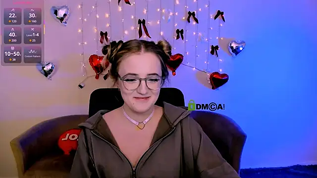 Snapshot of luna_berryy chatting on February 20, 8:20 pm luna berryy online show from February 20, 8:20 pm