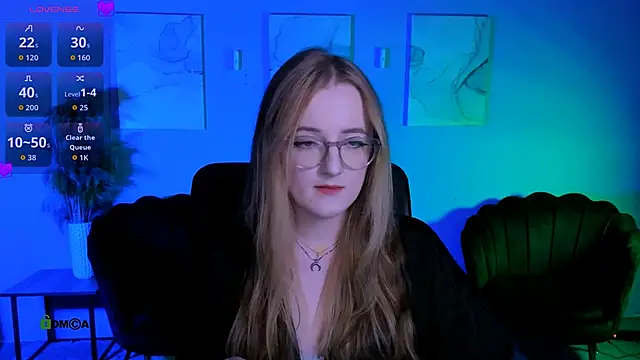 Snapshot of luna_berryy chatting on March 10, 8:14 pm luna berryy online show from March 10, 8:14 pm