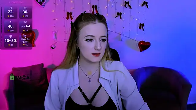 Snapshot of luna_berryy chatting on March 27, 8:30 pm luna berryy online show from March 27, 8:30 pm