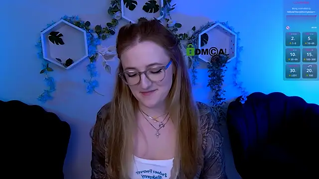 luna berryy online show from June 11, 7:01 pm