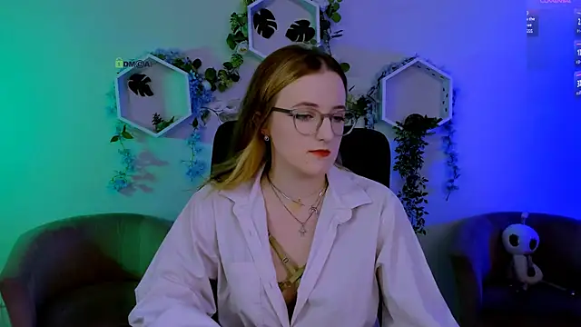 luna berryy online show from June 16, 7:27 pm