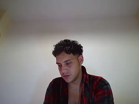 emilianoo p online show from September 19, 12:23 am