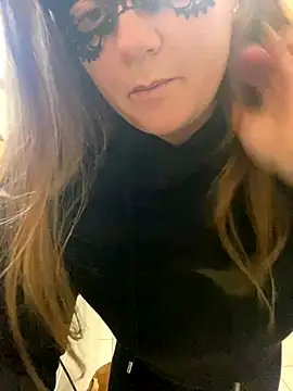 Snapshot of XtentationMG chatting on October 29, 9:33 am XtentationMG online show from October 29, 9:33 am