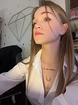 KitteCat online show from November 15, 7:38 am