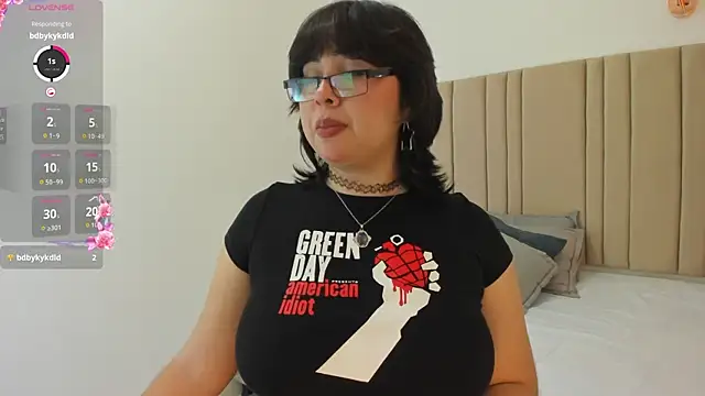 giiiia  online show from September 11, 1:06 am