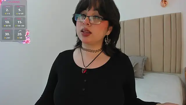 giiiia  online show from September 18, 1:18 am