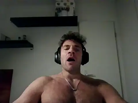 alpha-hunk online show from November 9, 9:24 pm