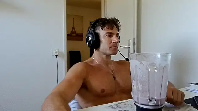 Snapshot of alpha-hunk chatting on April 23, 10:25 am alpha-hunk online show from April 23, 10:25 am