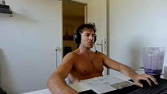 Snapshot of alpha-hunk chatting on April 25, 10:18 am alpha-hunk online show from April 25, 10:18 am