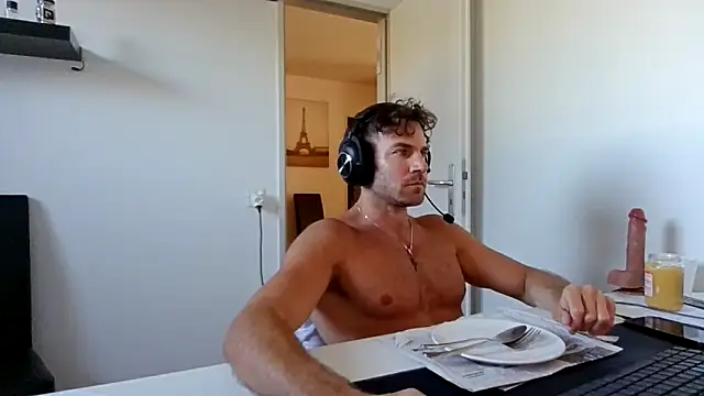Snapshot of alpha-hunk chatting on April 30, 3:18 pm alpha-hunk online show from April 30, 3:18 pm