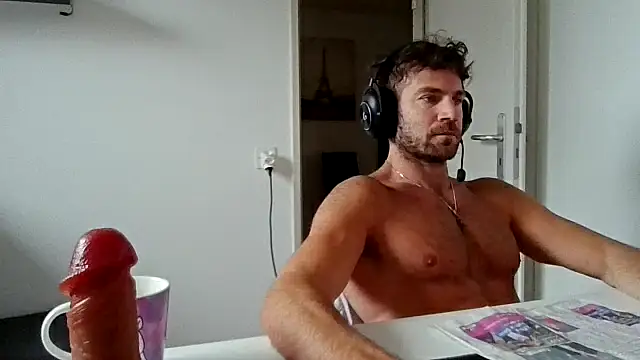 Snapshot of alpha-hunk chatting on May 14, 8:43 am alpha-hunk online show from May 14, 8:43 am